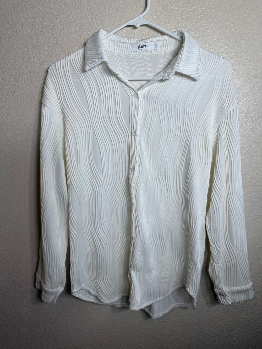 CHYRII Women's White Textured Long Sleeve Collared Top Size S